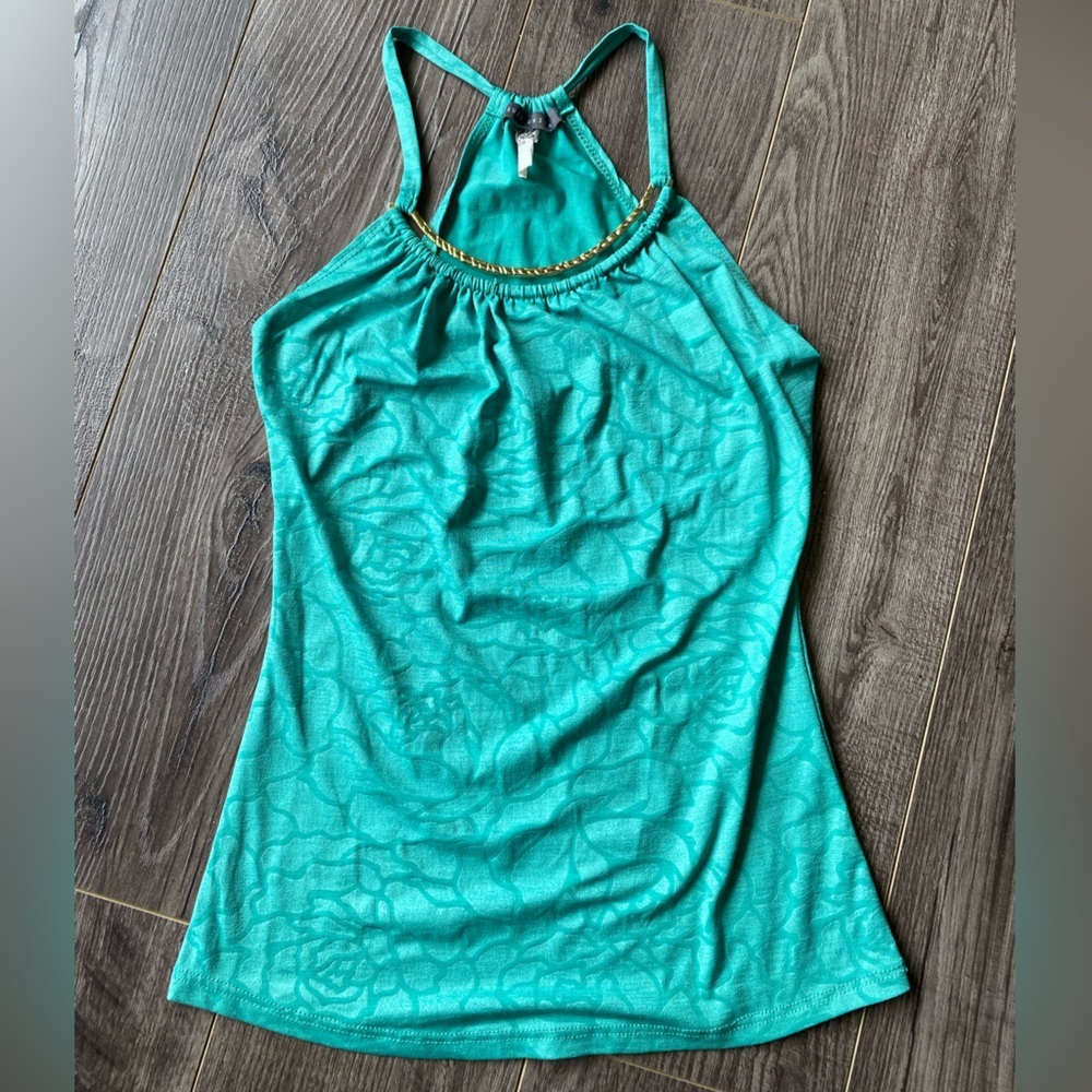 3/$15 Suzy Sheer green tank top w/ sewn in golden bar neckline